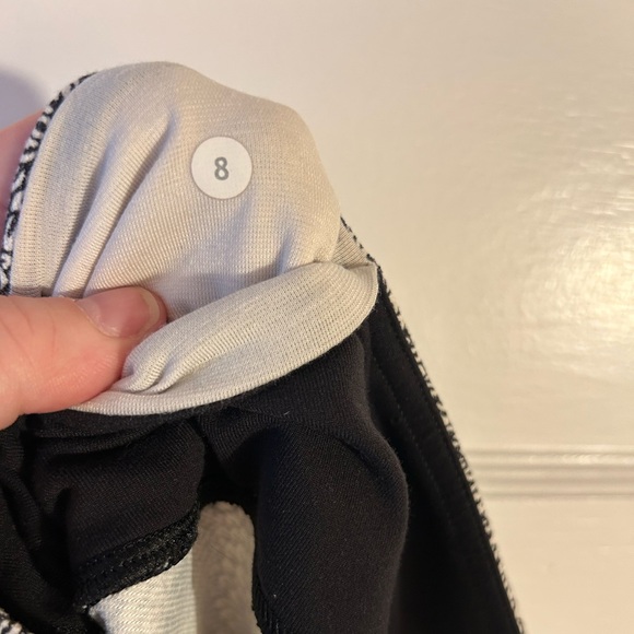 Lululemon black and white patterned leggings - Picture 6 of 6
